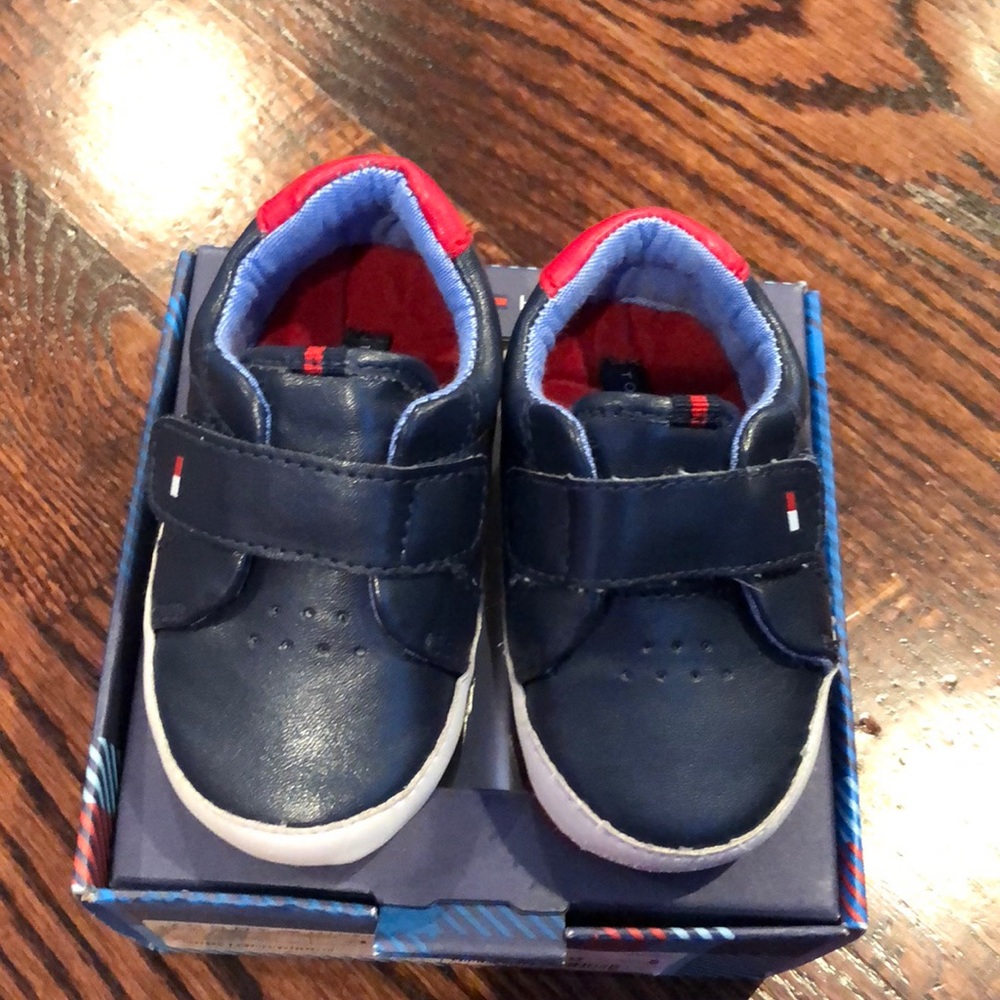 Baby Tommy Hilfiger sneakers